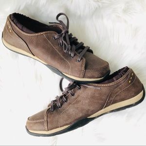 L.L. Bean Leather Cushioned Lace Up Sneakers, 8